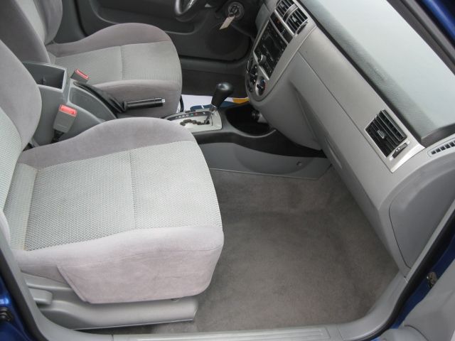 Suzuki Forenza 2006 photo 7