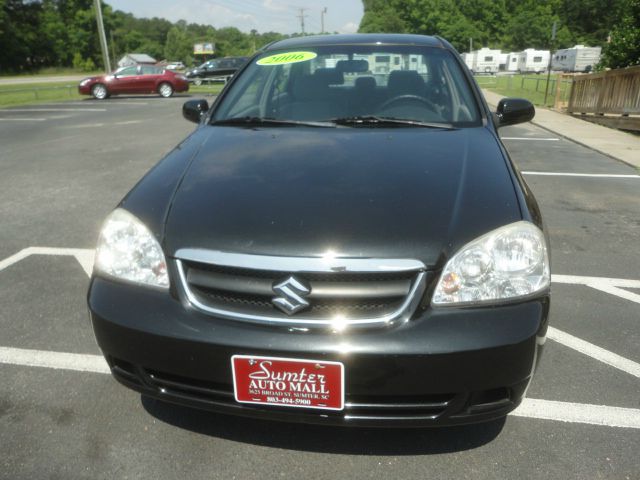 Suzuki Forenza 2006 photo 2