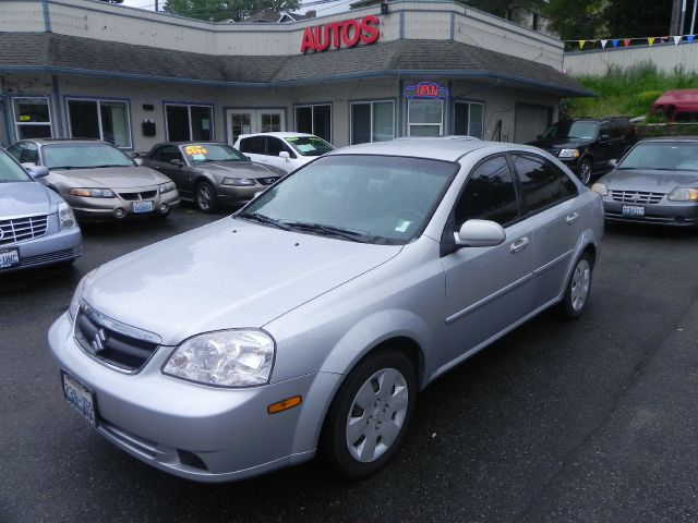 Suzuki Forenza 2006 photo 3