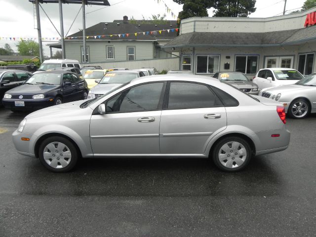 Suzuki Forenza 2006 photo 4