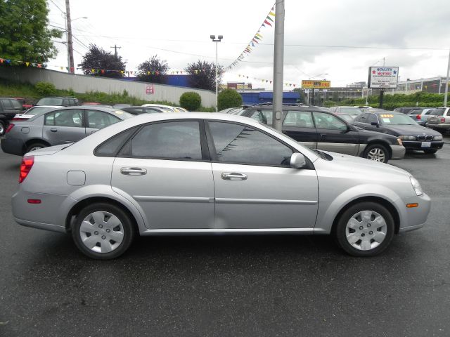 Suzuki Forenza 2006 photo 5