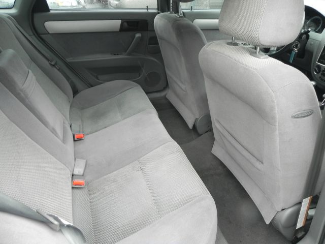 Suzuki Forenza 2006 photo 6