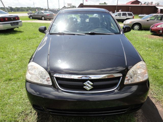 Suzuki Forenza 2006 photo 2