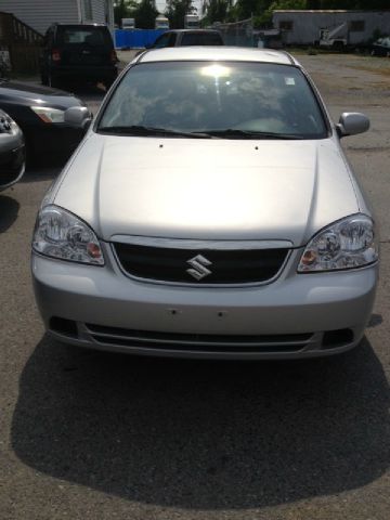 Suzuki Forenza 2006 photo 6