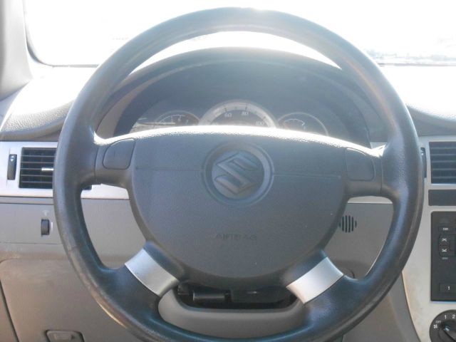 Suzuki Forenza 2006 photo 10