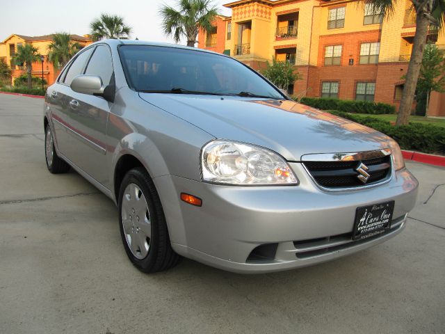 Suzuki Forenza 2006 photo 4