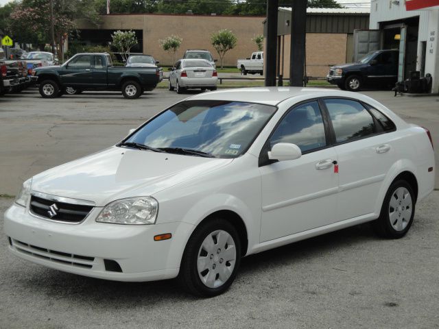 Suzuki Forenza 2007 photo 2