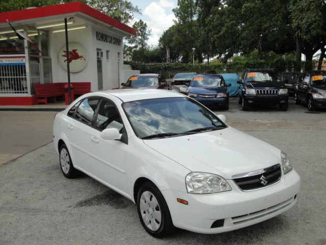 Suzuki Forenza 2007 photo 4