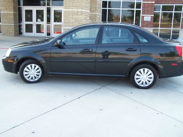 Suzuki Forenza 2007 photo 2