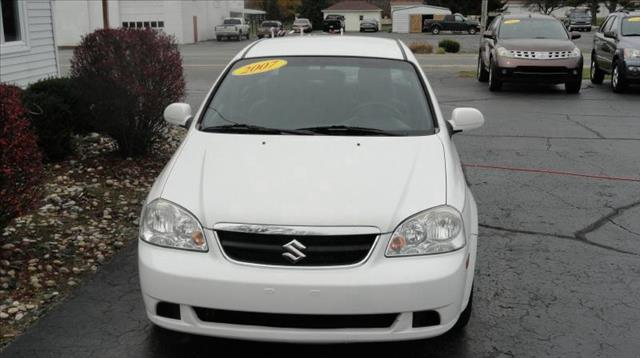 Suzuki Forenza 2007 photo 1