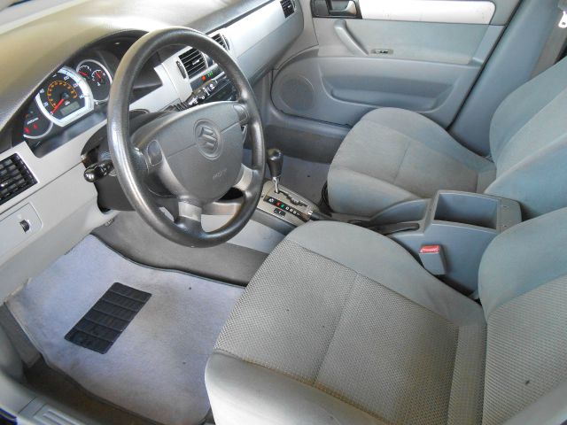 Suzuki Forenza 2007 photo 1