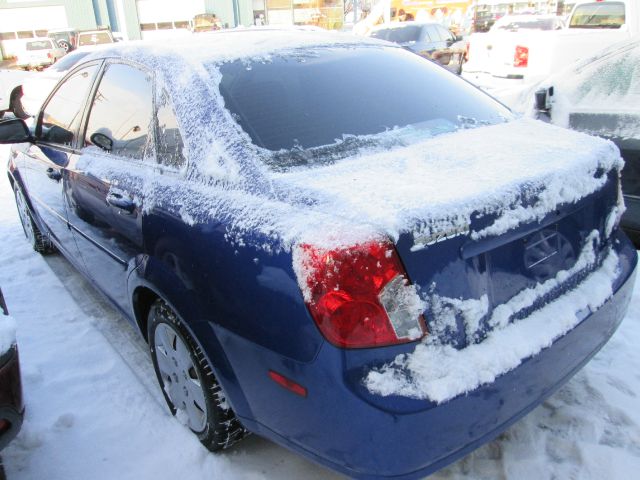 Suzuki Forenza 2007 photo 3