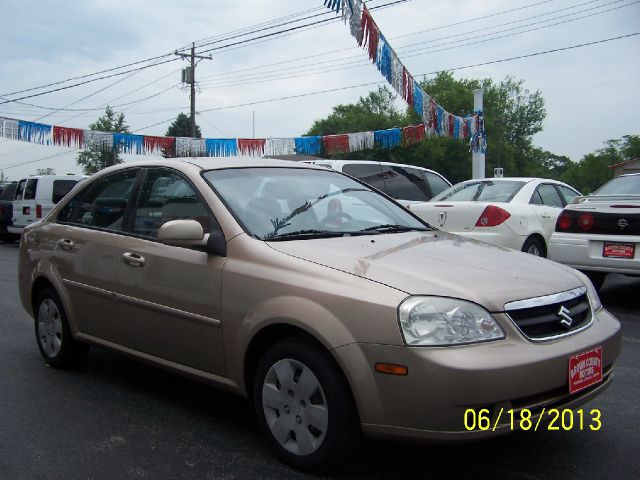 Suzuki Forenza 2007 photo 3