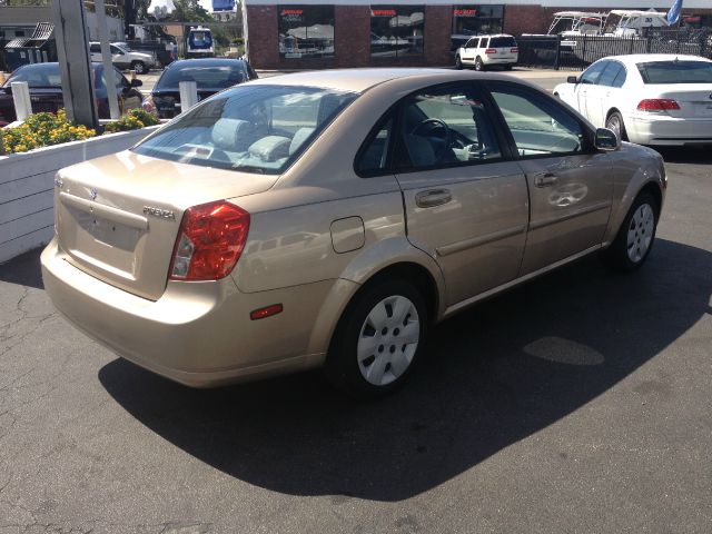 Suzuki Forenza 2007 photo 1