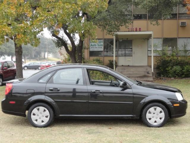 Suzuki Forenza 2007 photo 2