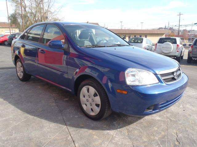 Suzuki Forenza 2007 photo 3