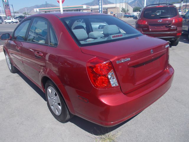 Suzuki Forenza 2007 photo 1