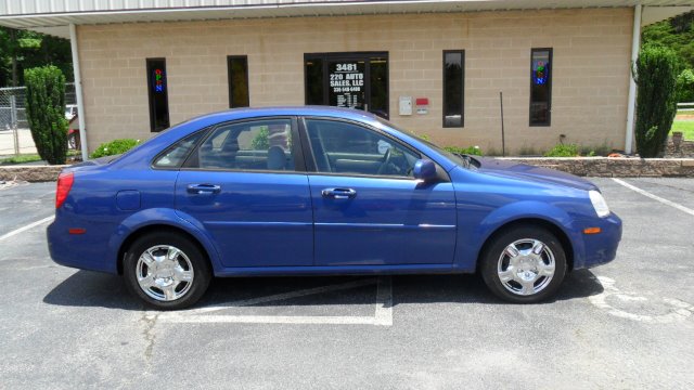 Suzuki Forenza Base Sedan