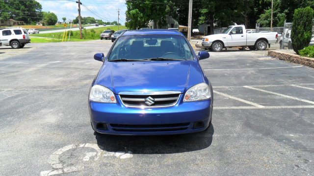 Suzuki Forenza 2007 photo 2