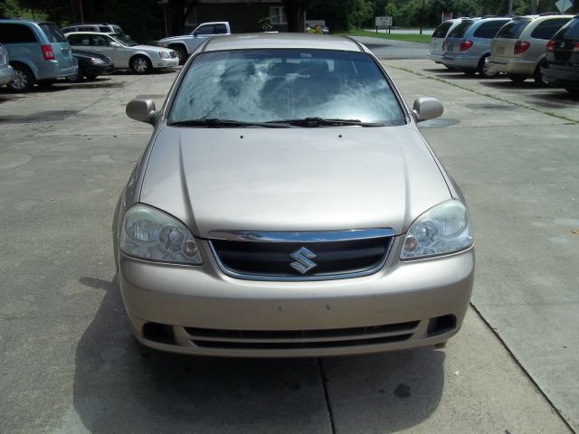 Suzuki Forenza 2007 photo 2