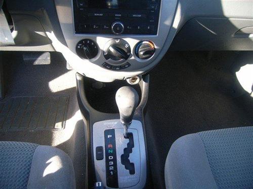 Suzuki Forenza 2007 photo 3