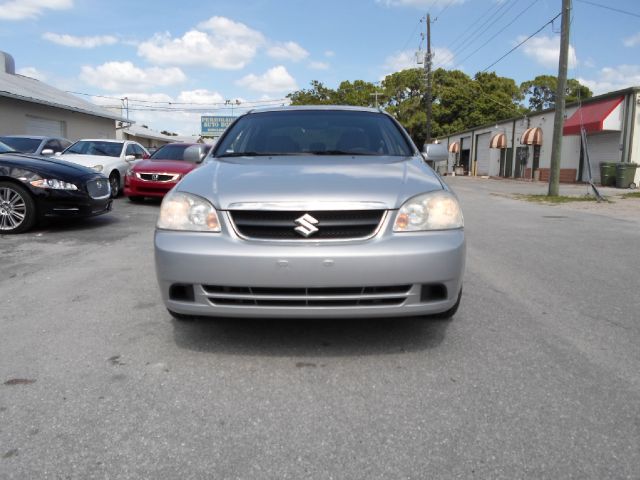 Suzuki Forenza Base Sedan