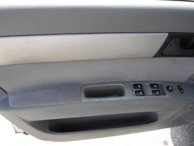 Suzuki Forenza 2007 photo 10