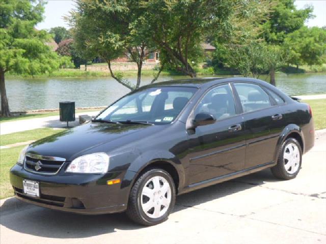 Suzuki Forenza 2007 photo 2