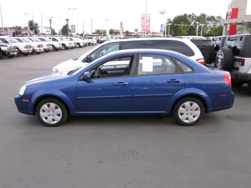 Suzuki Forenza 2007 photo 2