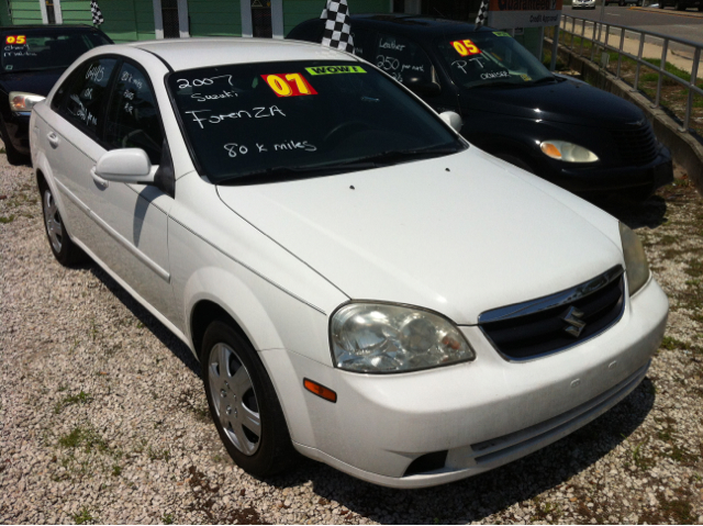 Suzuki Forenza 2007 photo 4