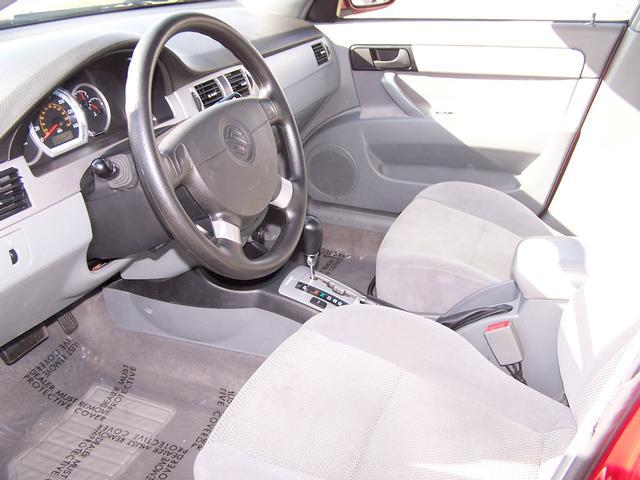 Suzuki Forenza 2007 photo 4