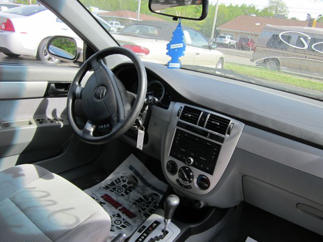 Suzuki Forenza 2007 photo 2