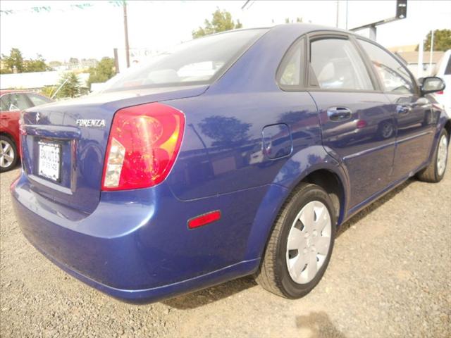 Suzuki Forenza 2007 photo 4