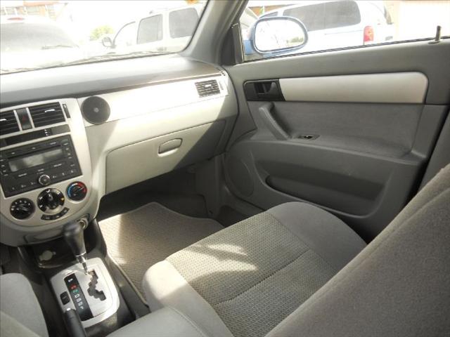 Suzuki Forenza 2007 photo 5