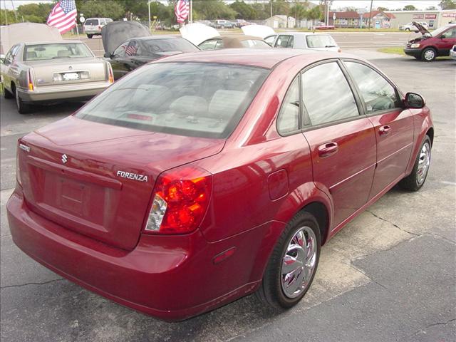 Suzuki Forenza 2007 photo 4