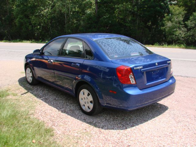 Suzuki Forenza 2007 photo 3