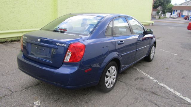 Suzuki Forenza 2008 photo 4