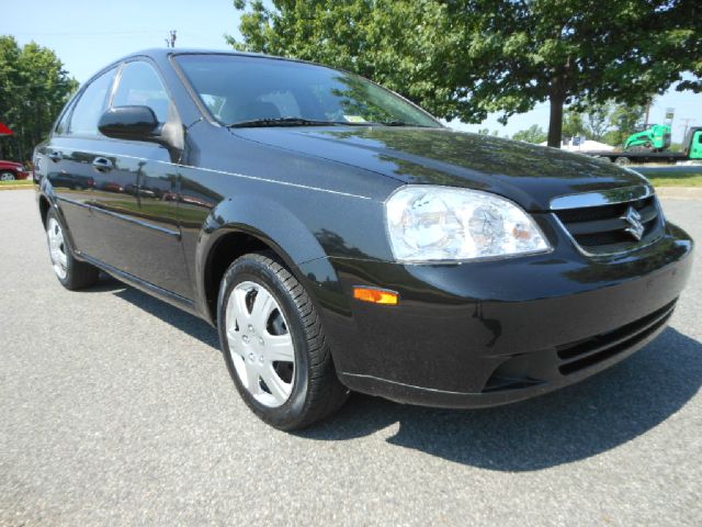 Suzuki Forenza 2008 photo 5