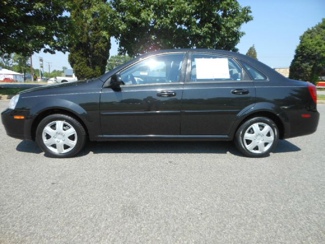 Suzuki Forenza 2008 photo 8