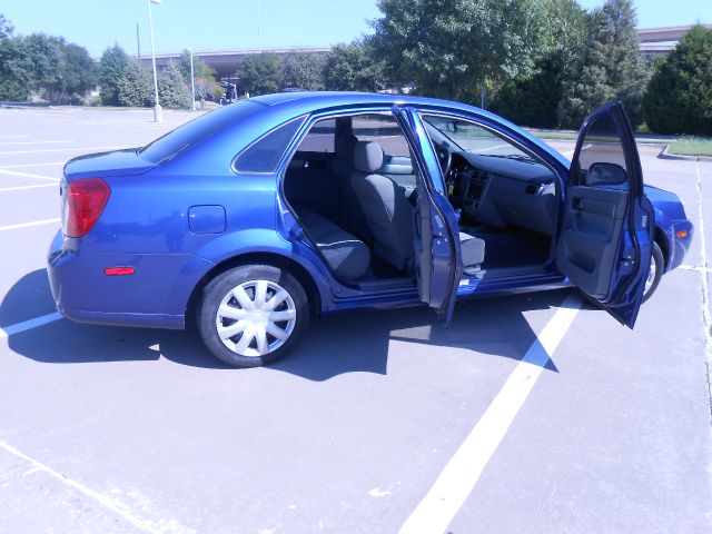 Suzuki Forenza 2008 photo 1