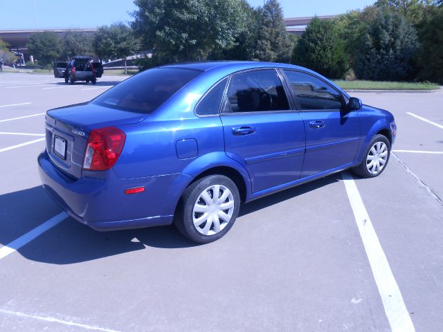 Suzuki Forenza 2008 photo 3