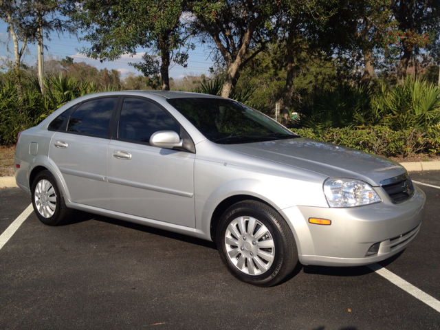 Suzuki Forenza 2008 photo 14