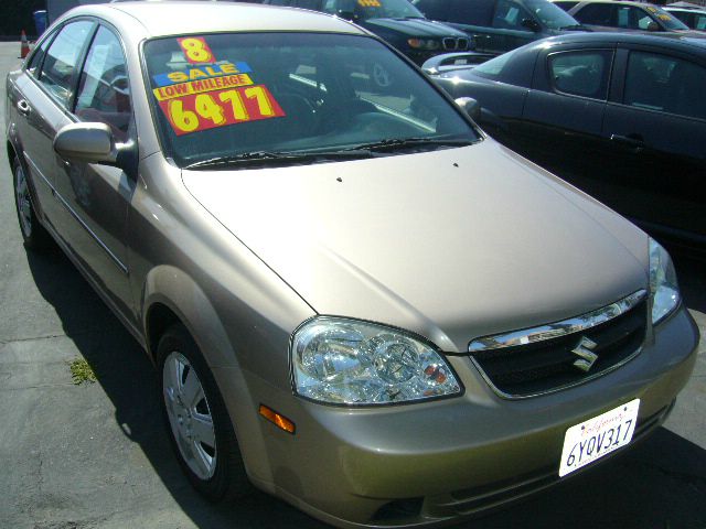 Suzuki Forenza 2008 photo 3