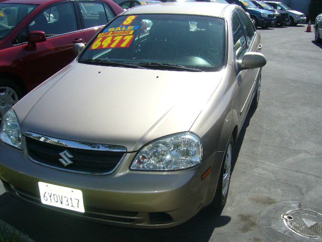 Suzuki Forenza 2008 photo 4