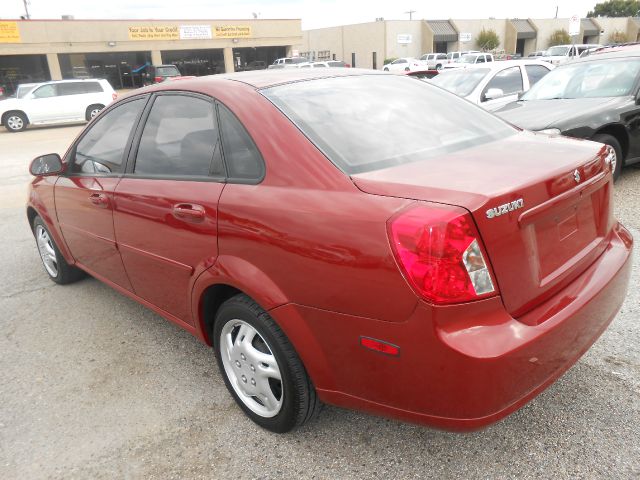 Suzuki Forenza 2008 photo 4