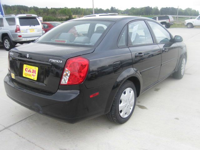 Suzuki Forenza 2008 photo 1