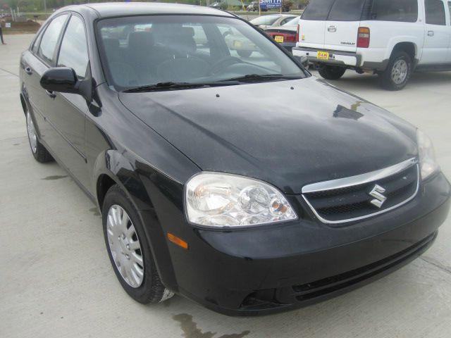 Suzuki Forenza 2008 photo 3