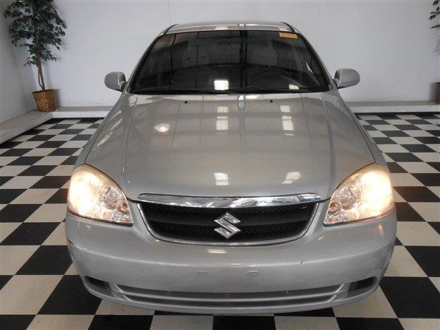 Suzuki Forenza 2008 photo 3