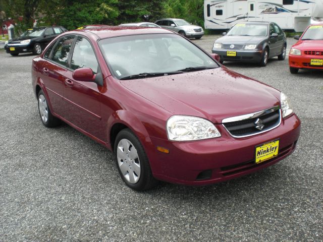 Suzuki Forenza Base Sedan