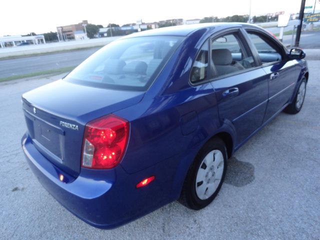 Suzuki Forenza 2008 photo 19